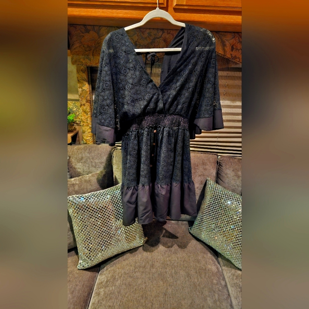 Black Dress With Lace. Very Beauitful.